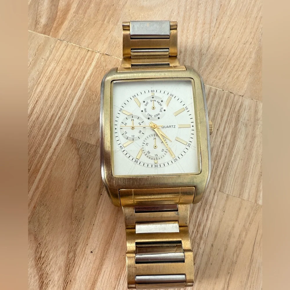 Unbranded mens rectangular two tone watch NEW BATTERY